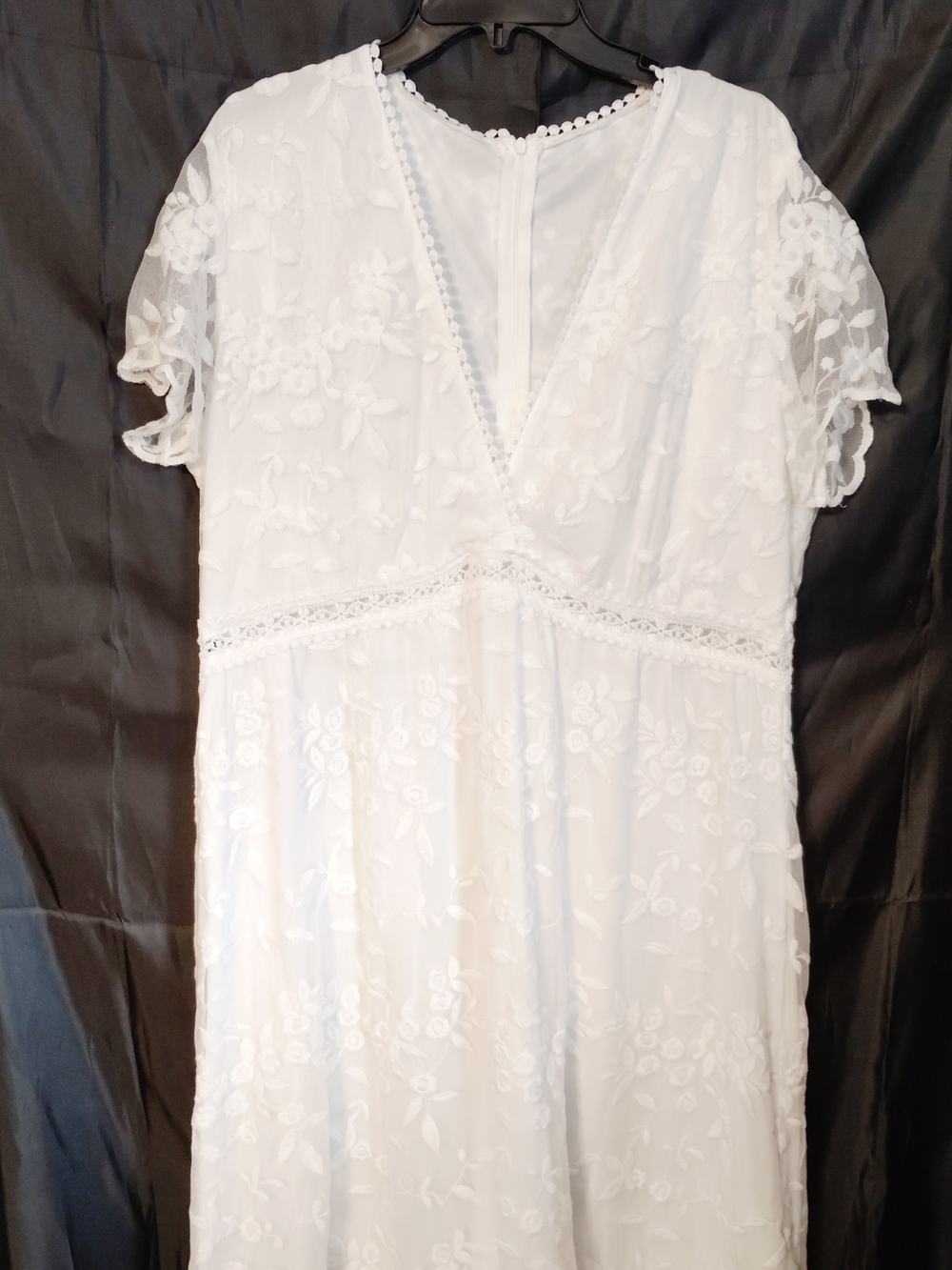 Elegant White Floral Lace Midi Dress Size Large